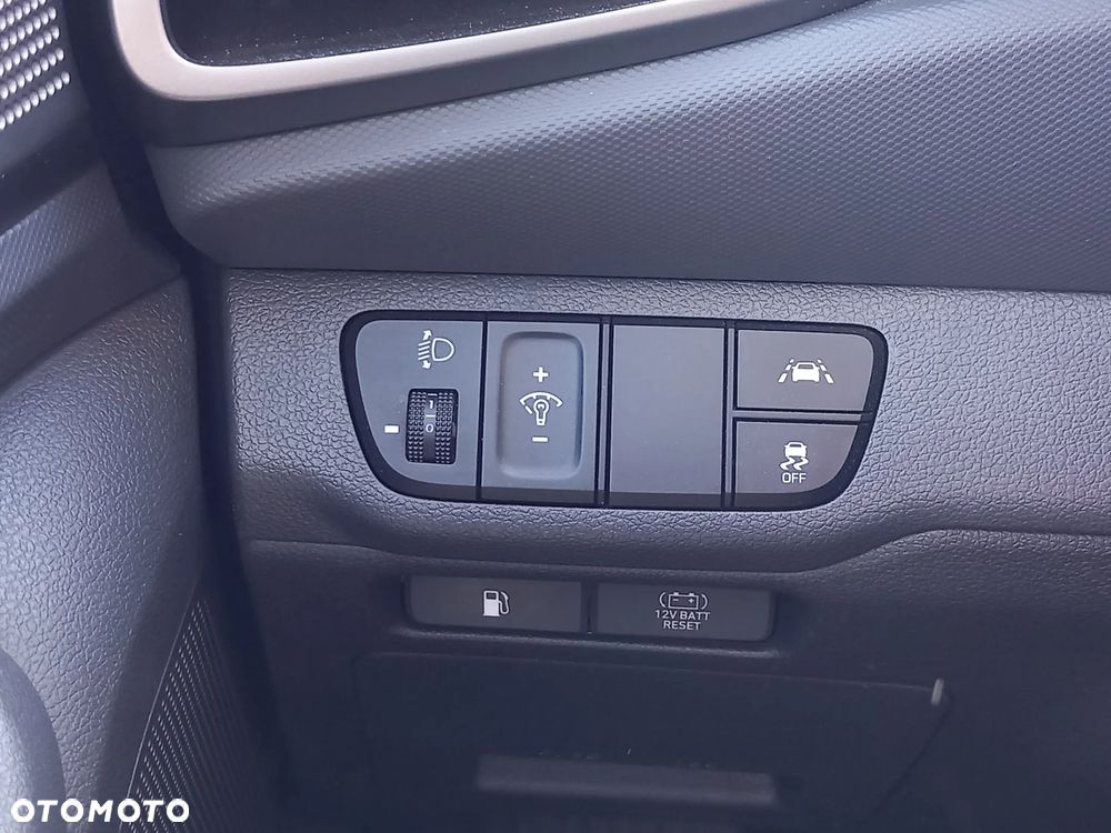 Hyundai IONIQ Hybrid Business - 22