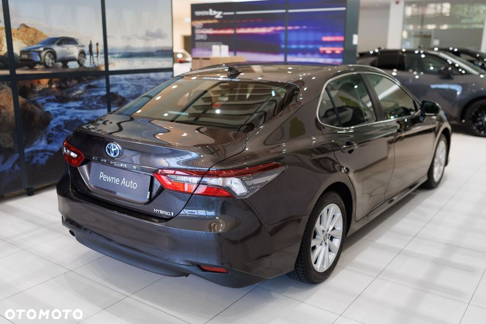 Toyota Camry 2.5 Hybrid Comfort CVT - 22
