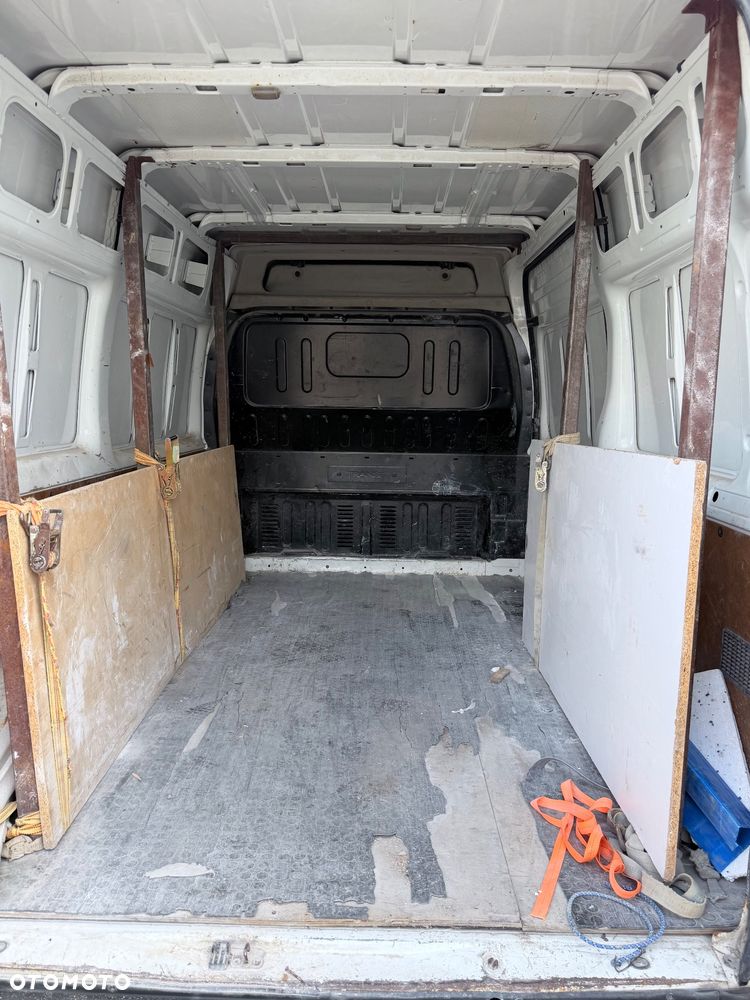 Ford Transit - 11