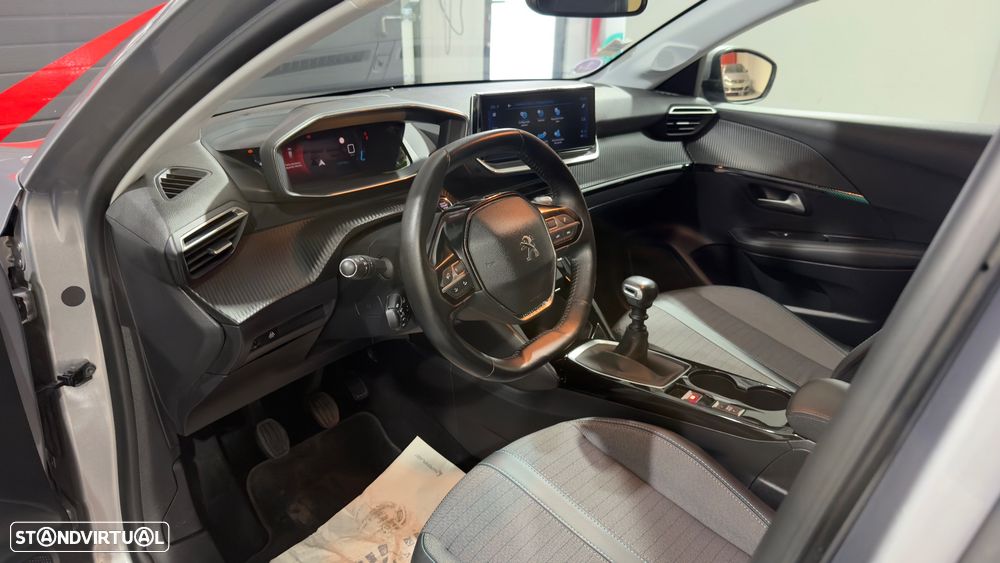 Peugeot 208 PureTech 100 Allure - 11