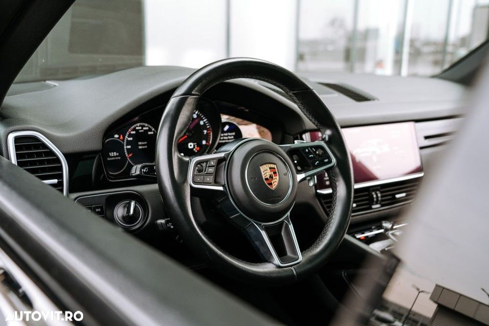 Porsche Cayenne - 16