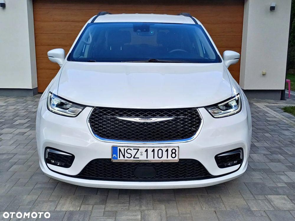 Chrysler Pacifica - 2