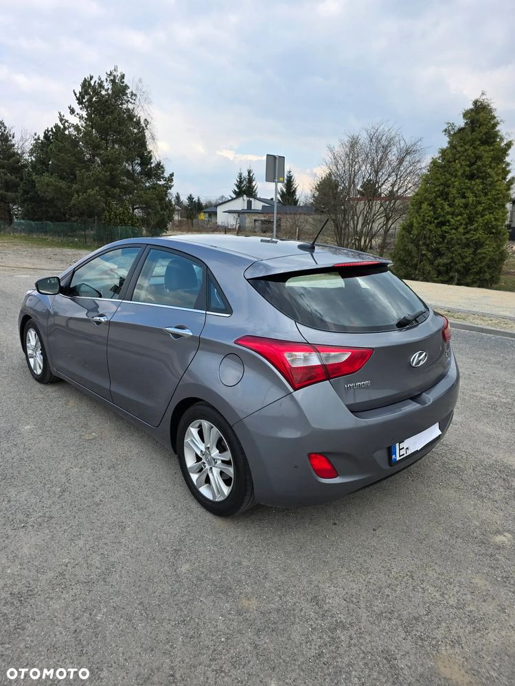 Hyundai i30 blue 1.6 CRDi YES Gold - 12