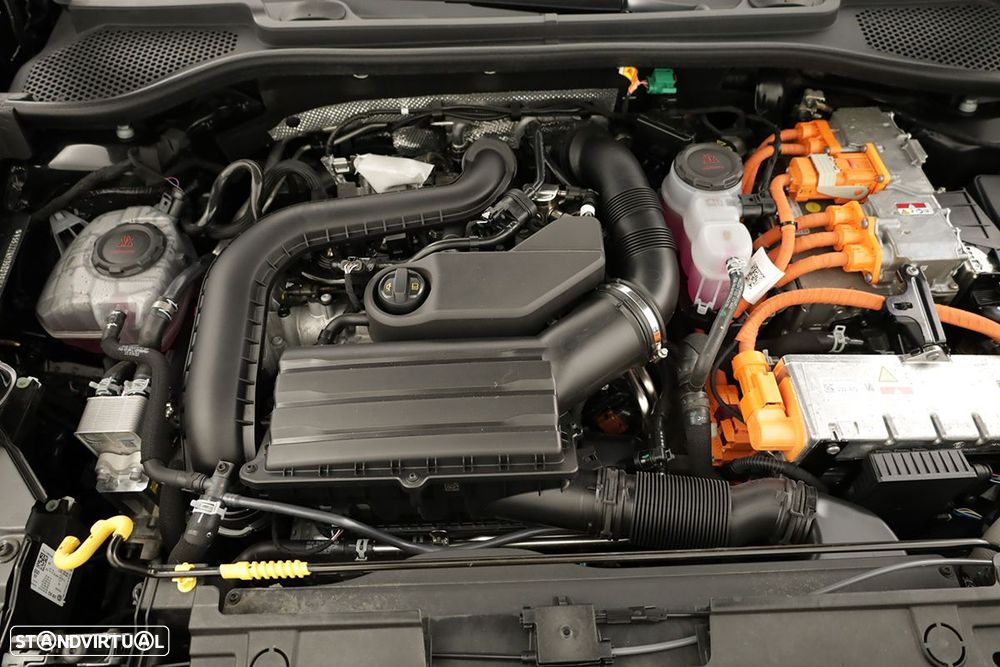 Cupra Formentor 1.5 e-Hybrid DSG - 23