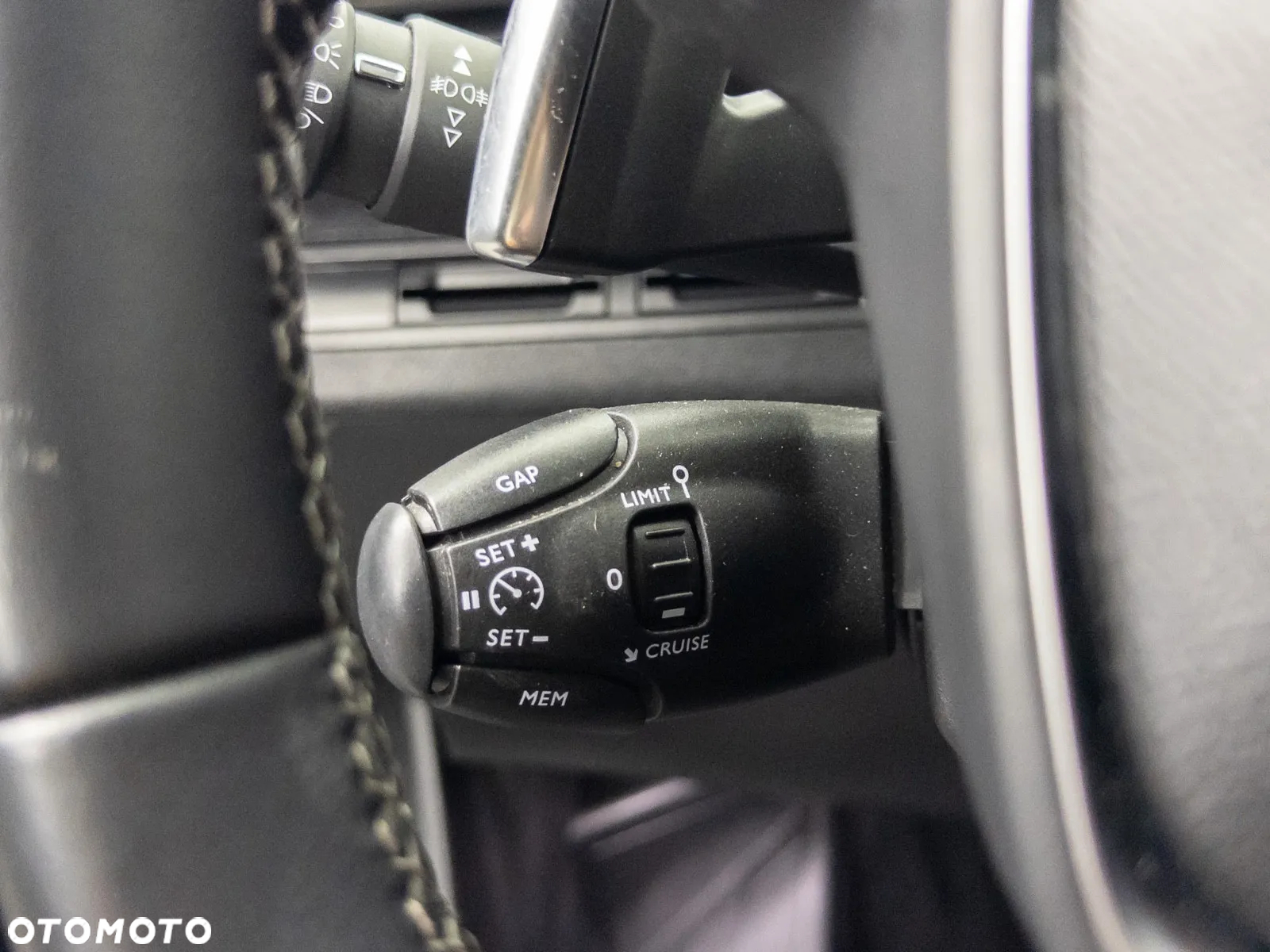 Peugeot 3008 1.2 PureTech GPF Allure S&S EAT8 - 22