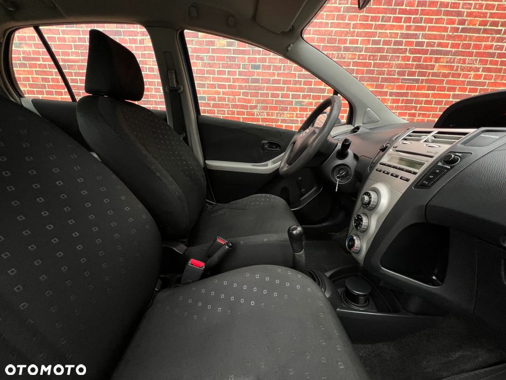 Toyota Yaris - 14