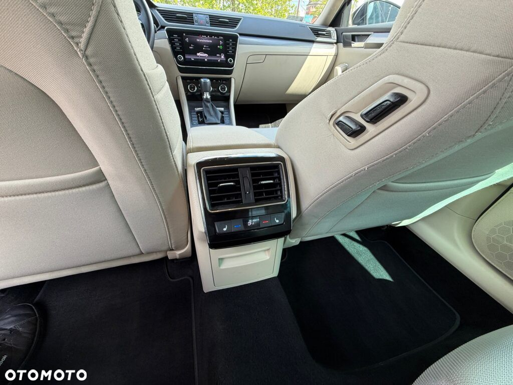 Skoda Superb 1.5 TSI ACT Style DSG - 19