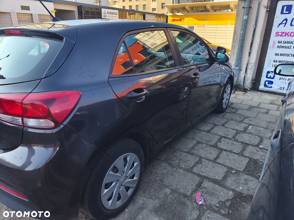 Kia Rio 1.2 M - 10