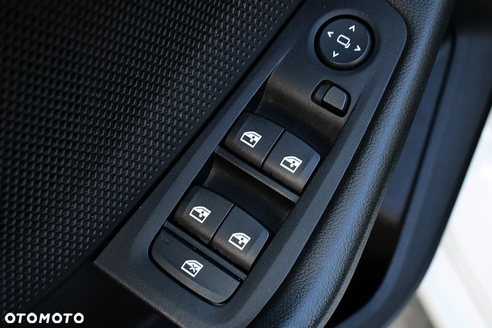 BMW Seria 1 118i - 18