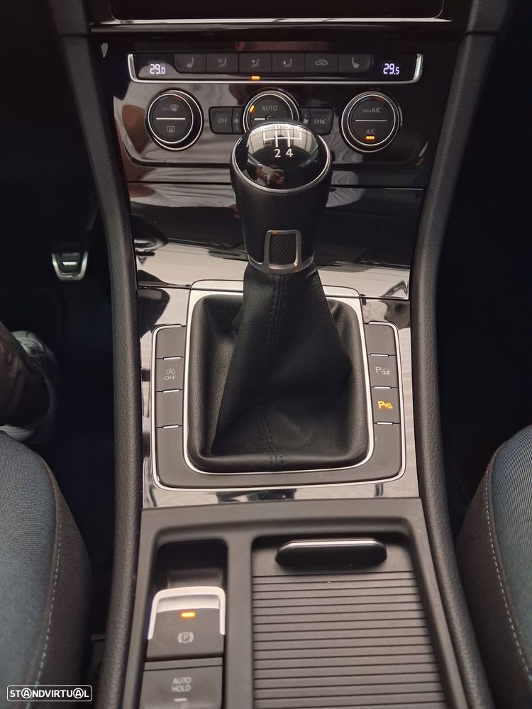 VW Golf 1.6 TDI SCR IQ.DRIVE - 16