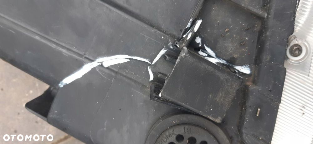 Porsche Cayenne Lift Lampa Przednia - 13