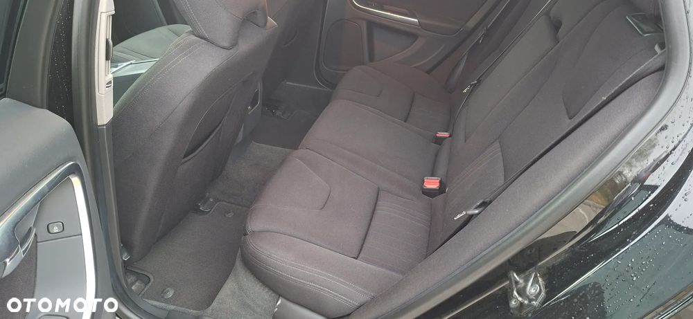 Volvo V60 D4 Edition - 18