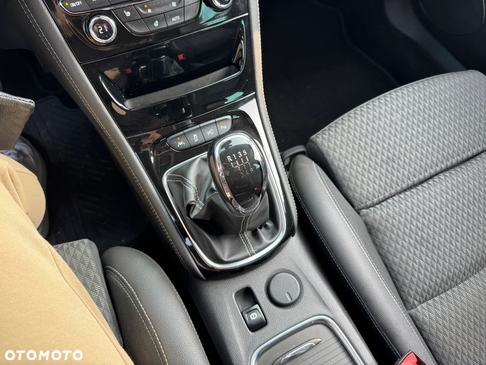 Opel Astra 1.4 Turbo Start/Stop Dynamic - 23