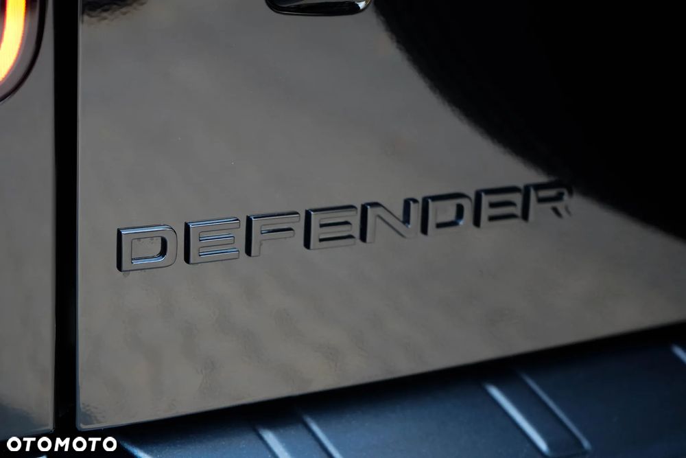 Land Rover Defender 4.4 P540 V8 Octa Black - 10