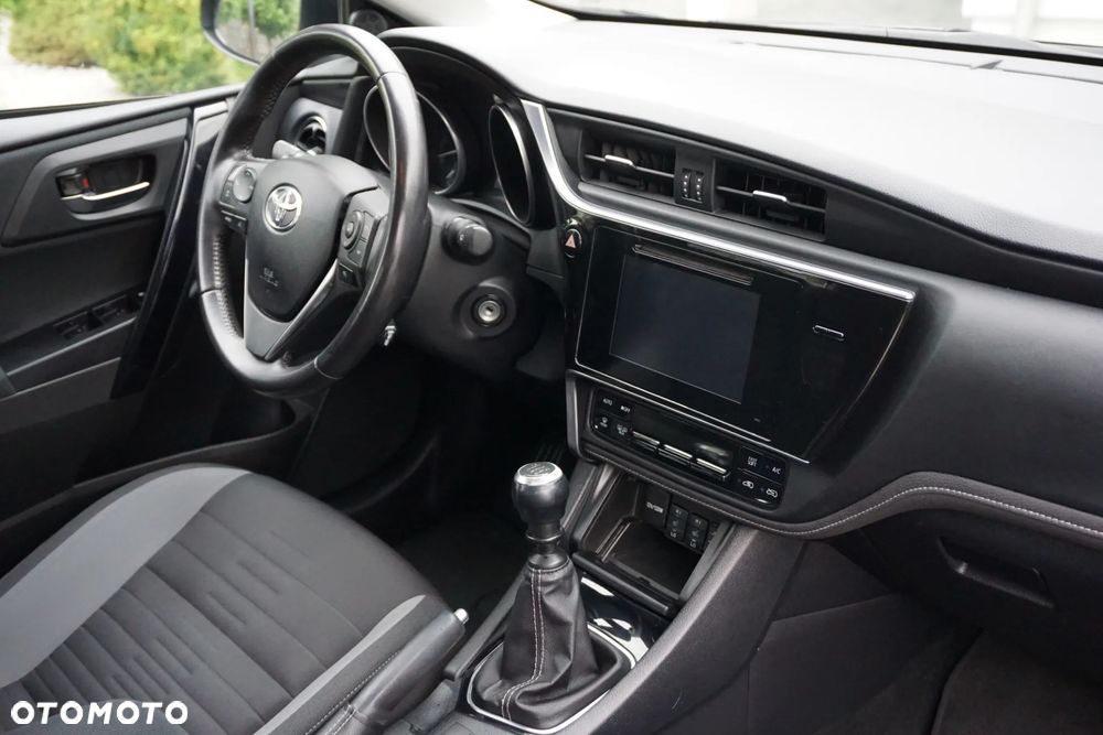 Toyota Auris 1.6 Prestige - 4