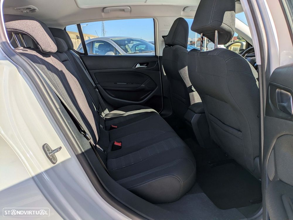 Peugeot 308 1.6 BlueHDi Allure J17 - 23