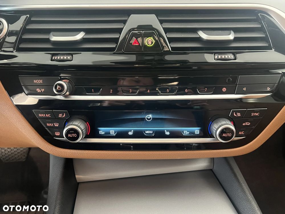 BMW Seria 5 520d mHEV - 22