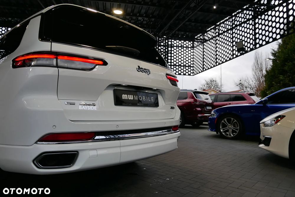 Jeep Grand Cherokee - 36