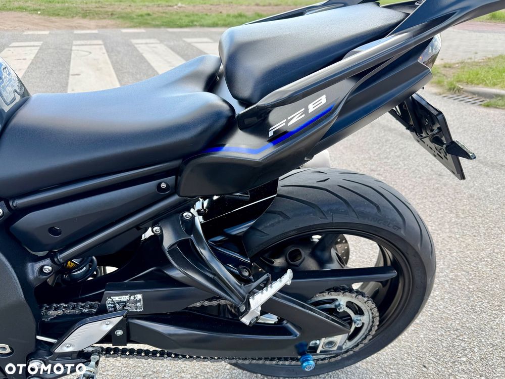Yamaha FZ8 - 4