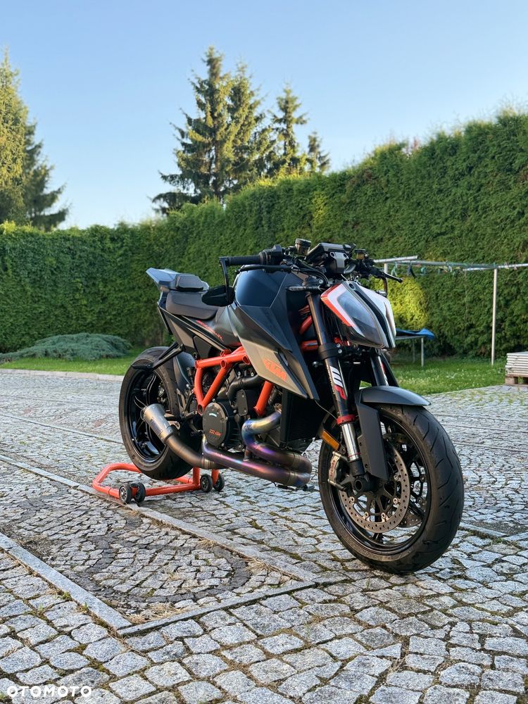 KTM Super Duke - 1