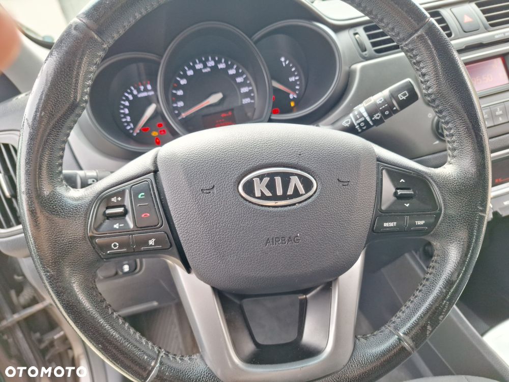 Kia Rio - 14