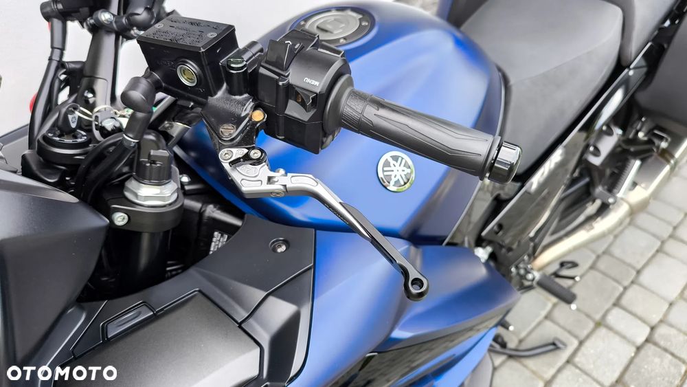 Yamaha FJR - 18