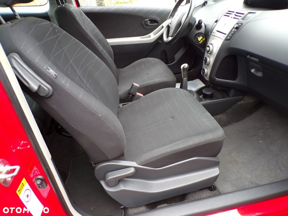 Toyota Yaris - 18