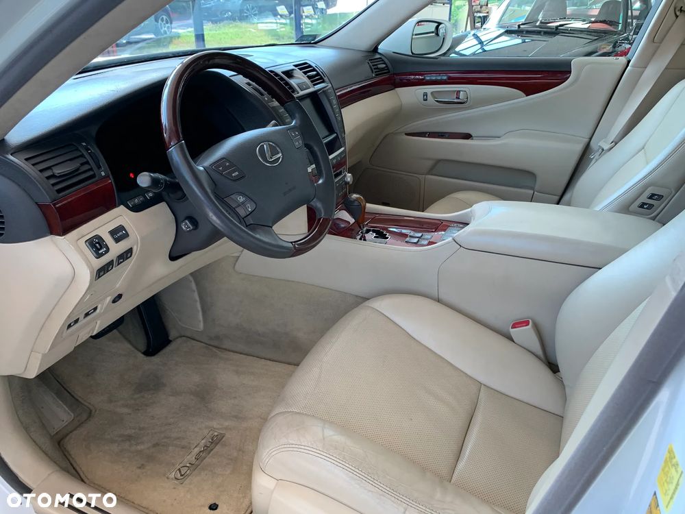 Lexus LS 460 Prestige - 18