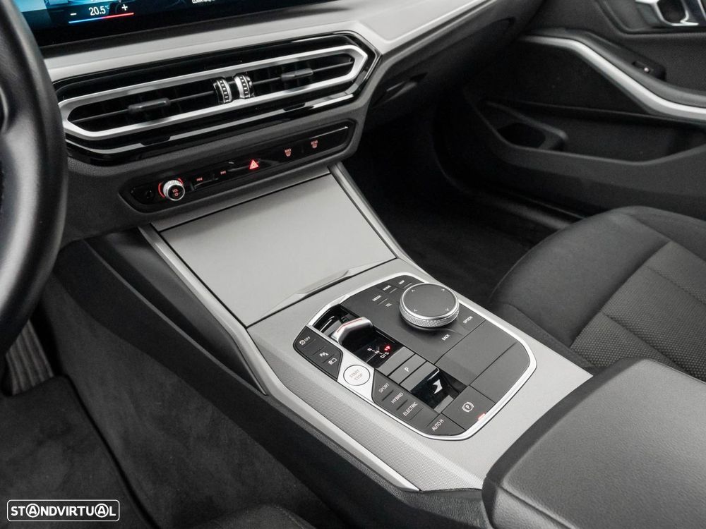 BMW 320 e Touring Auto - 24