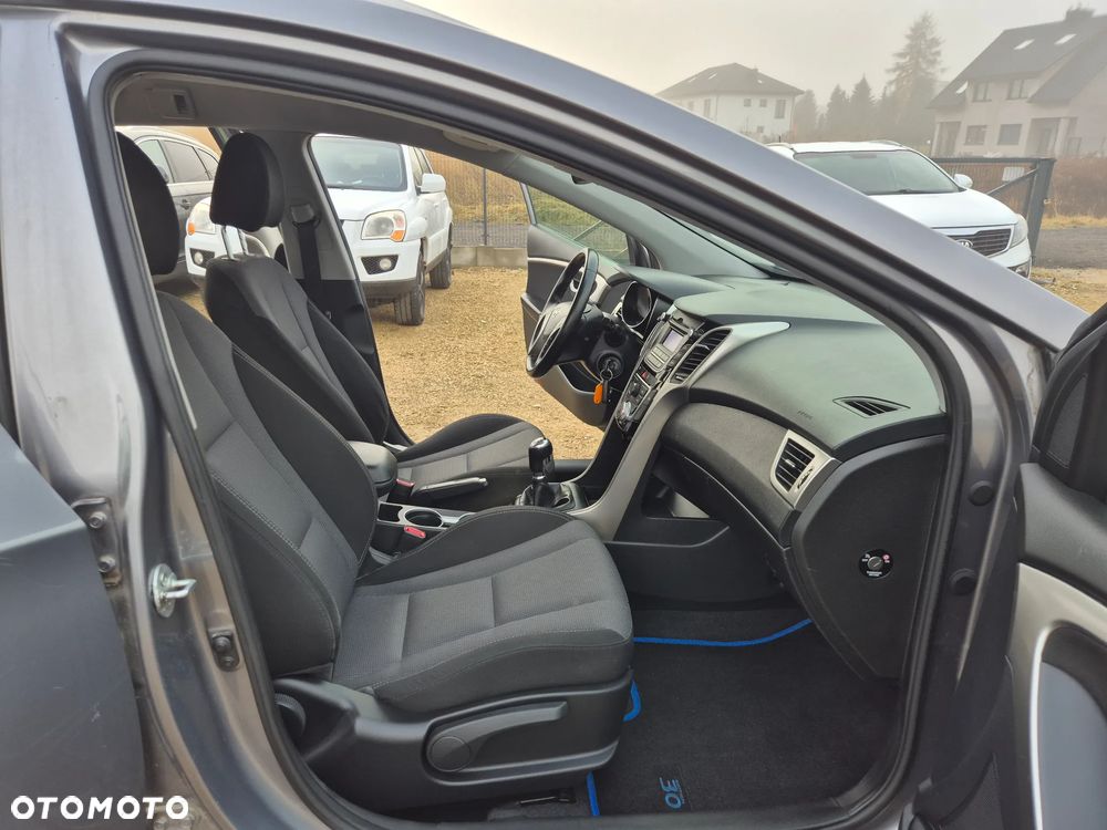 Hyundai i30 blue Kombi 1.6 CRDi Style - 7