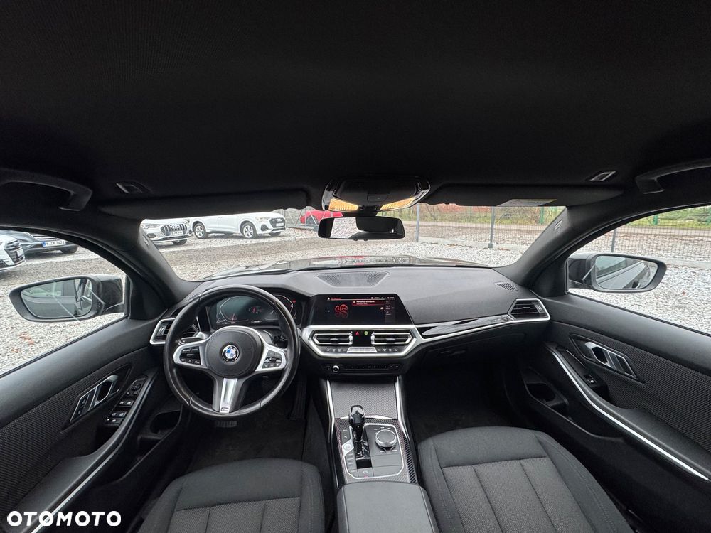 BMW Seria 3 320d M Sport - 11