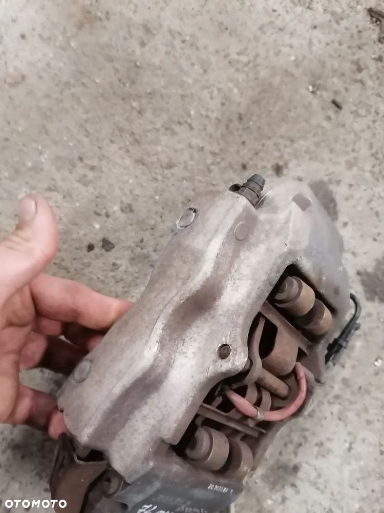 Zacisk Tył Tylny Lewy Prawy Brembo Touareg 7L - 15