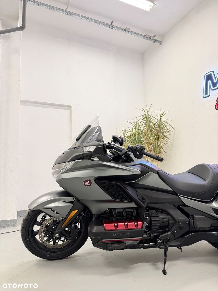 Honda GL - 9