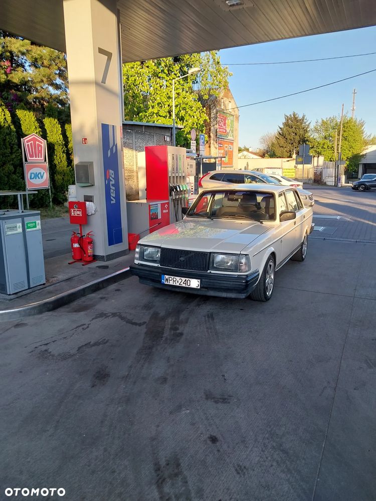 Volvo Seria 200 - 11