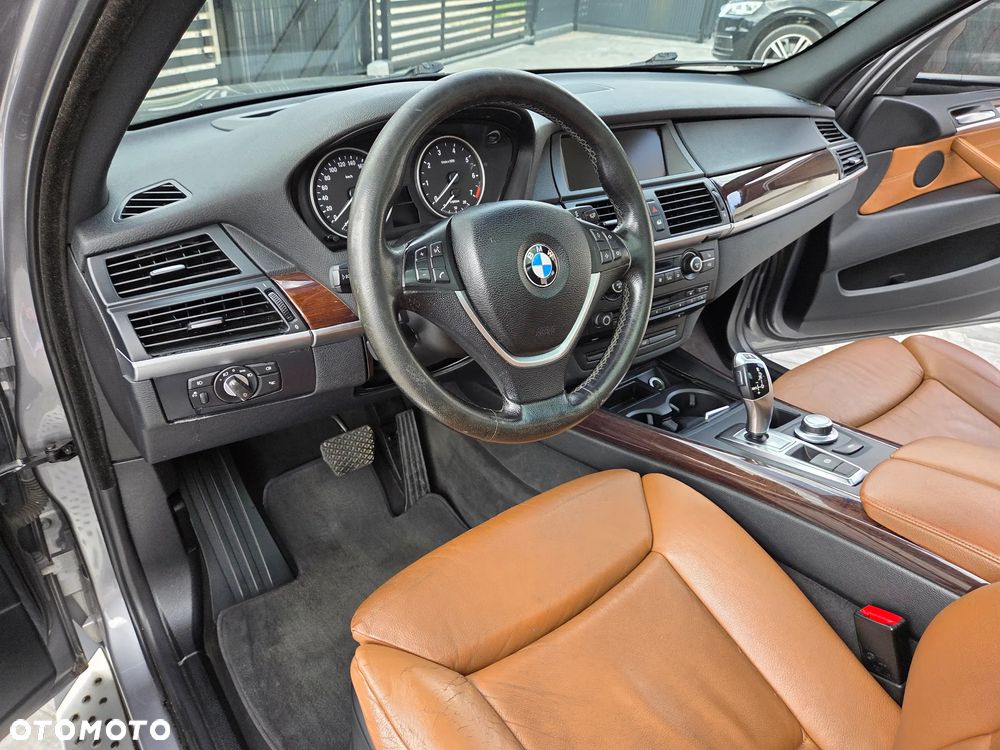 BMW X5 xDrive48i - 29