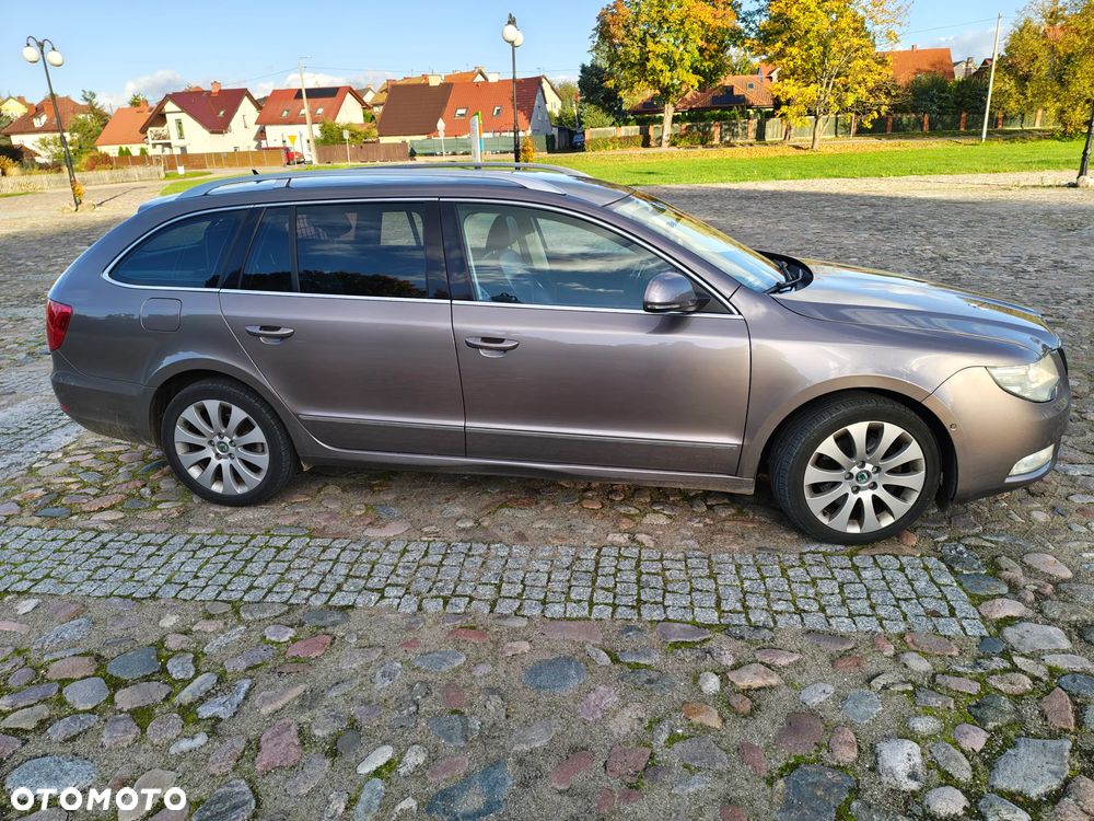 Skoda Superb 2009 photo 4