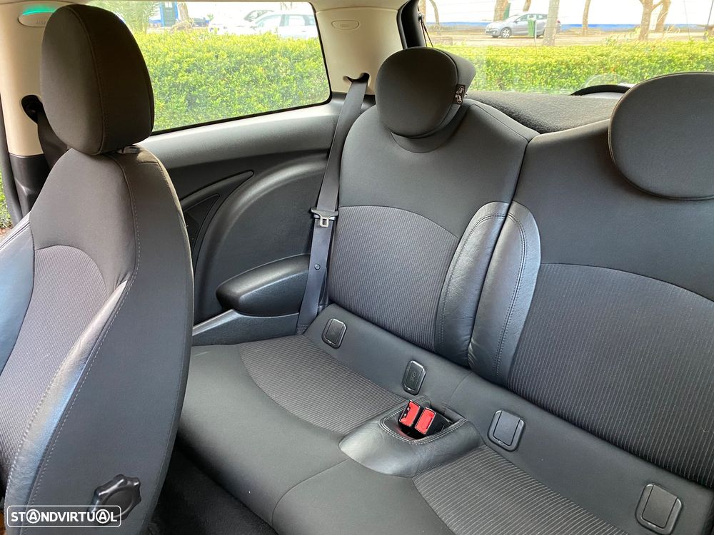 MINI 3 Portas Cooper D - 7