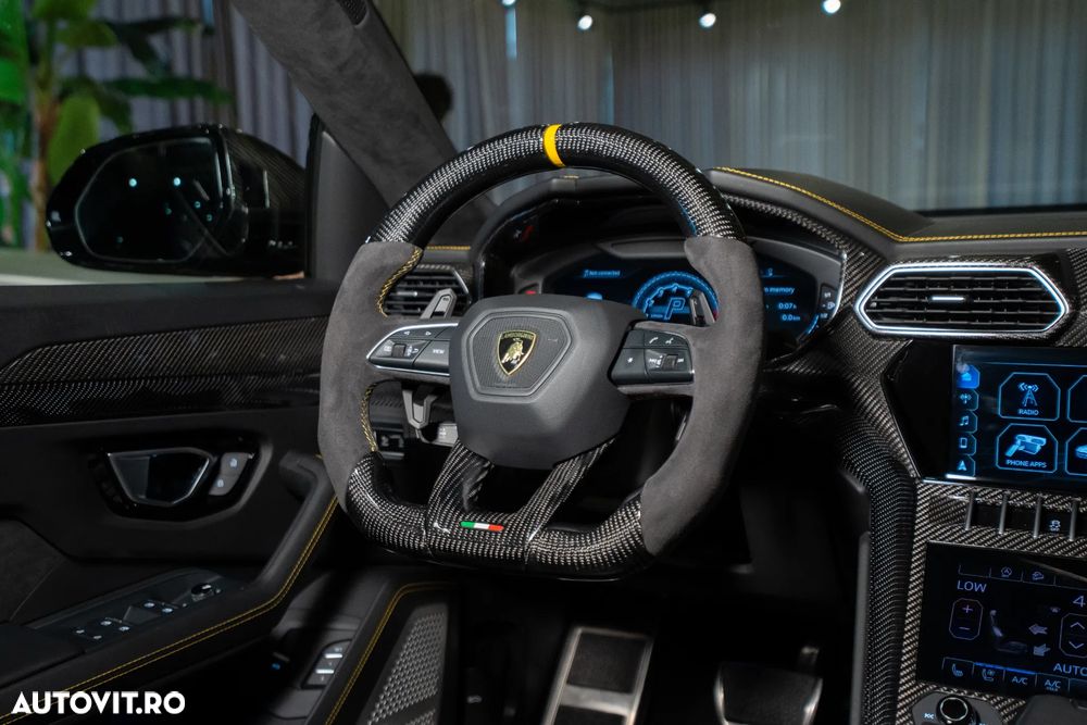 Lamborghini URUS - 27