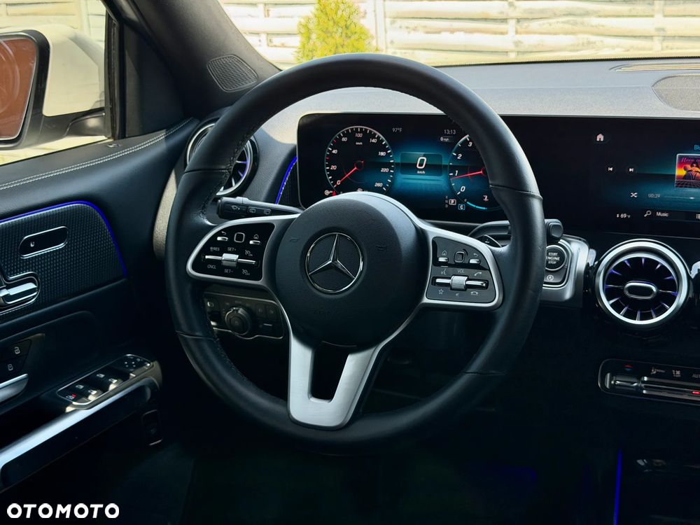 Mercedes-Benz GLB 250 4Matic 8G-DCT - 7