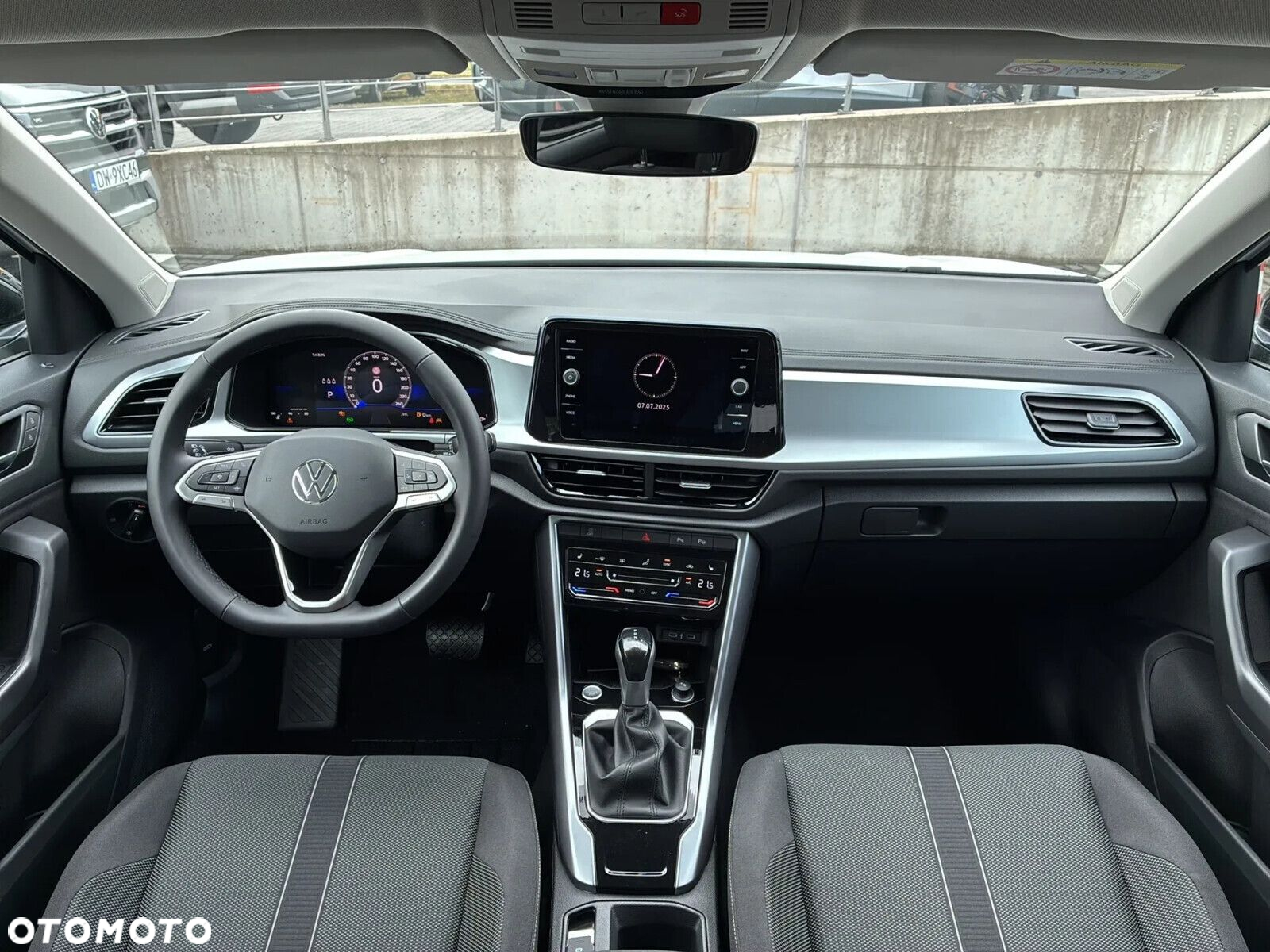 Volkswagen T-Roc - 4