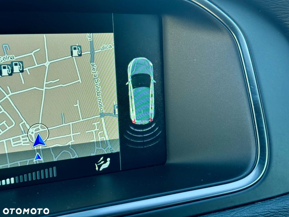 Volvo V40 D2 Momentum - 23