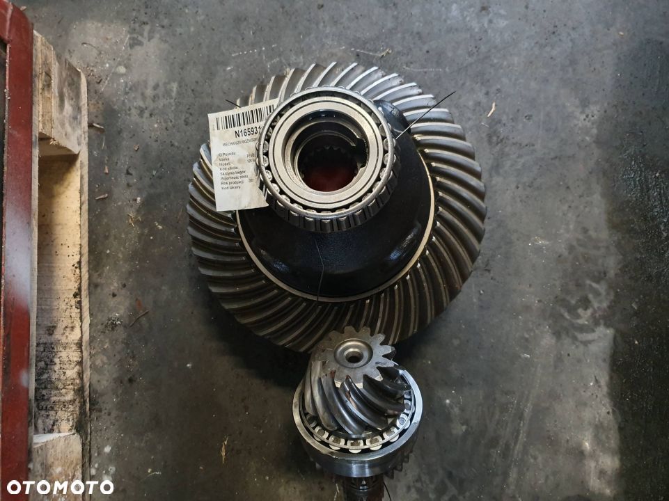 MECHANIZM RÓŻNICOWY TRAKTOR FENDT 926 VARIO 43/12 - 4