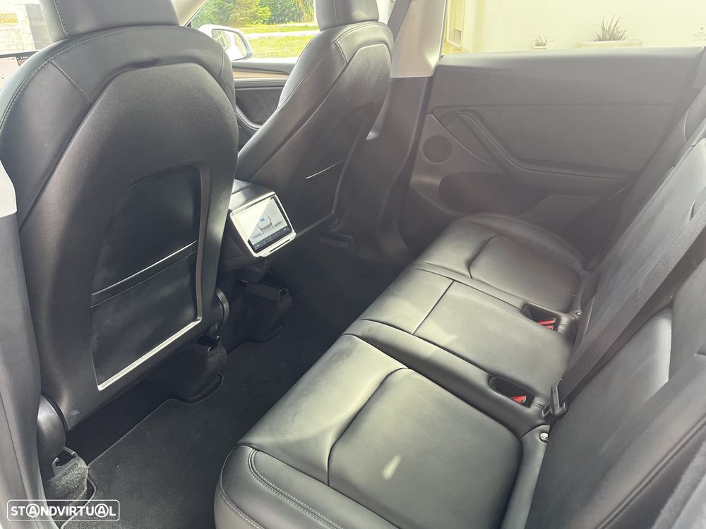 Tesla Model Y Long Range Dual Motor AWD - 4