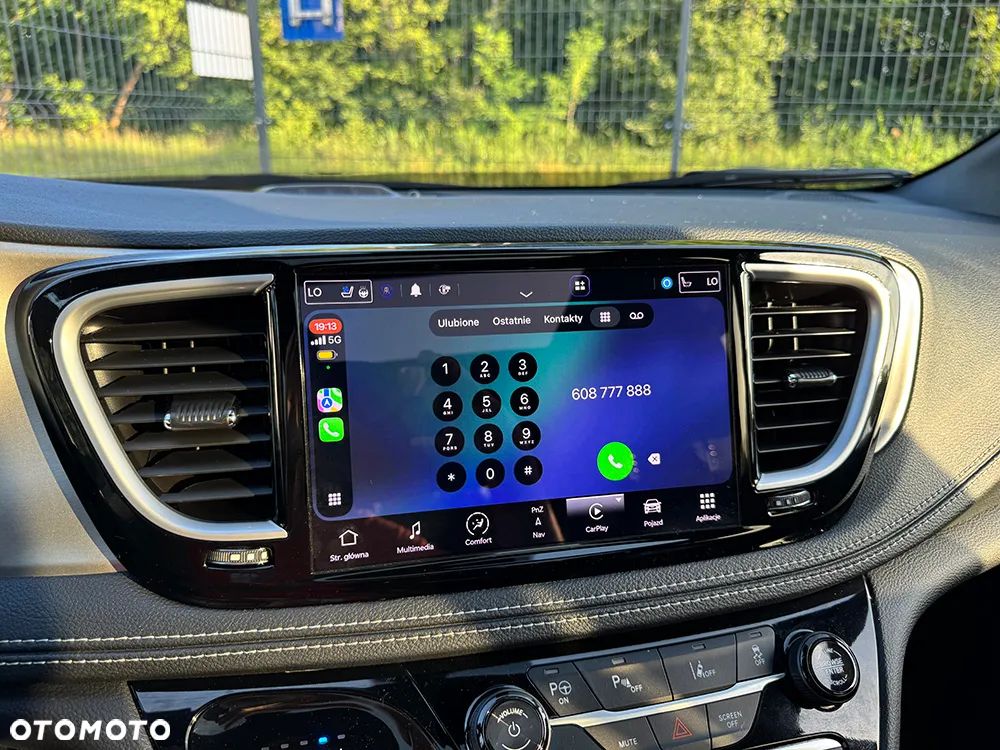 Chrysler Pacifica - 19