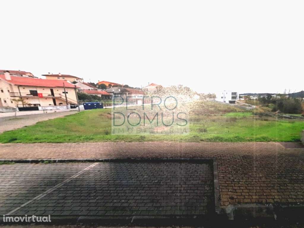 LOTE DE TERRENO EM LOTEAMENTO PARA CONSTRUÇÃO DE MORADIA UNIFAMILIAR - Grande imagem: 2/2