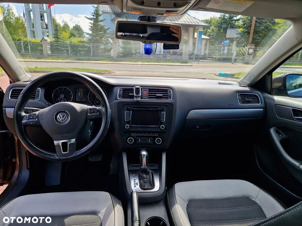 Volkswagen Jetta 1.4 TSI Highline DSG - 17