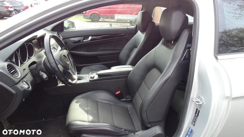 Mercedes-Benz Klasa C 180 CGI BlueEff - 7