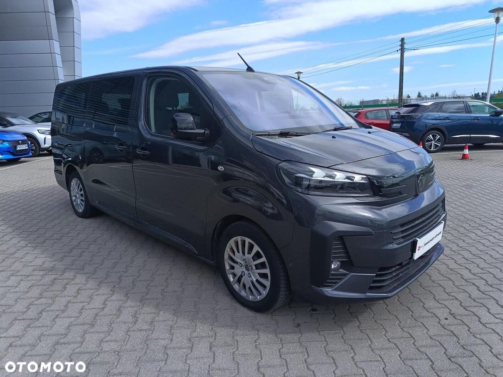 Peugeot Traveller - 8