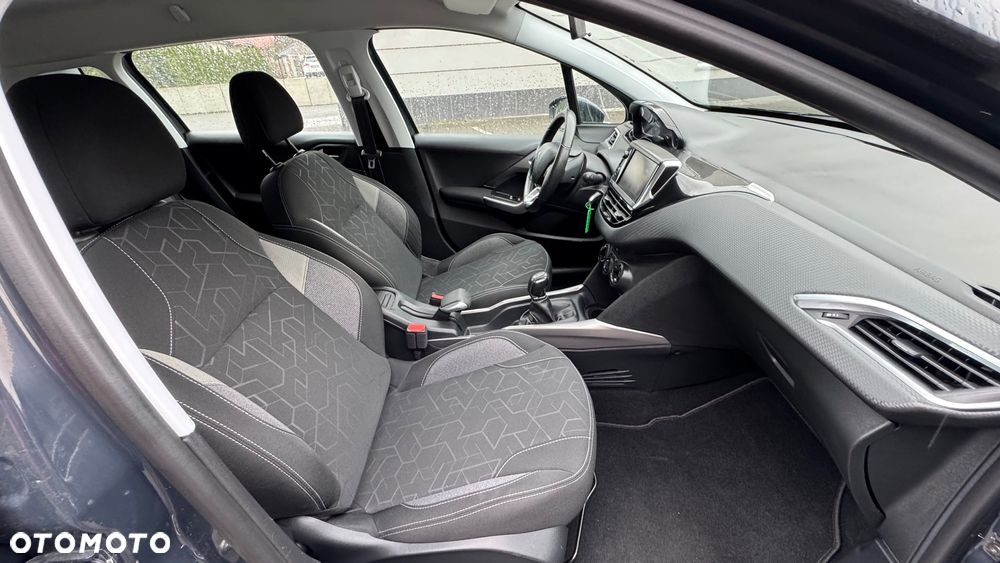 Peugeot 2008 BlueHDi 100 Active - 14