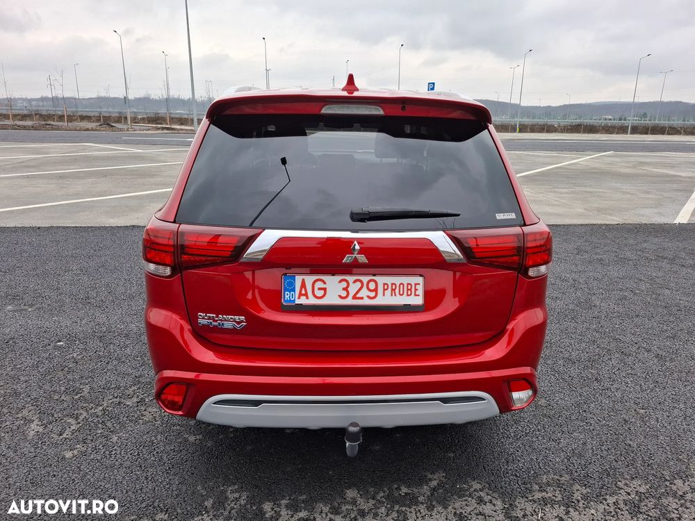 Mitsubishi Outlander PHEV 2.4 L 4X4 Instyle+ - 13